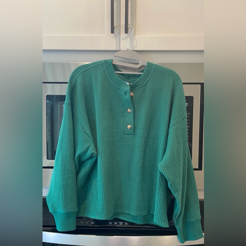 Old Navy green cropped Waffle Knit Henley